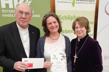 v.l.n.r. Diözesanbischof Alois Schwarz, Kuratorin Petra Jens, Bischöfin Claudia Richter