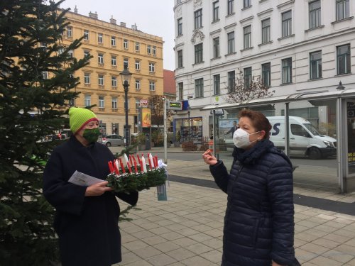 Bezirksvorsteherin Uschi Lichtenegger und Pfarrerin Ursula Arnold